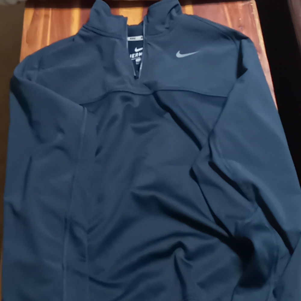 Nike therma fit nwot